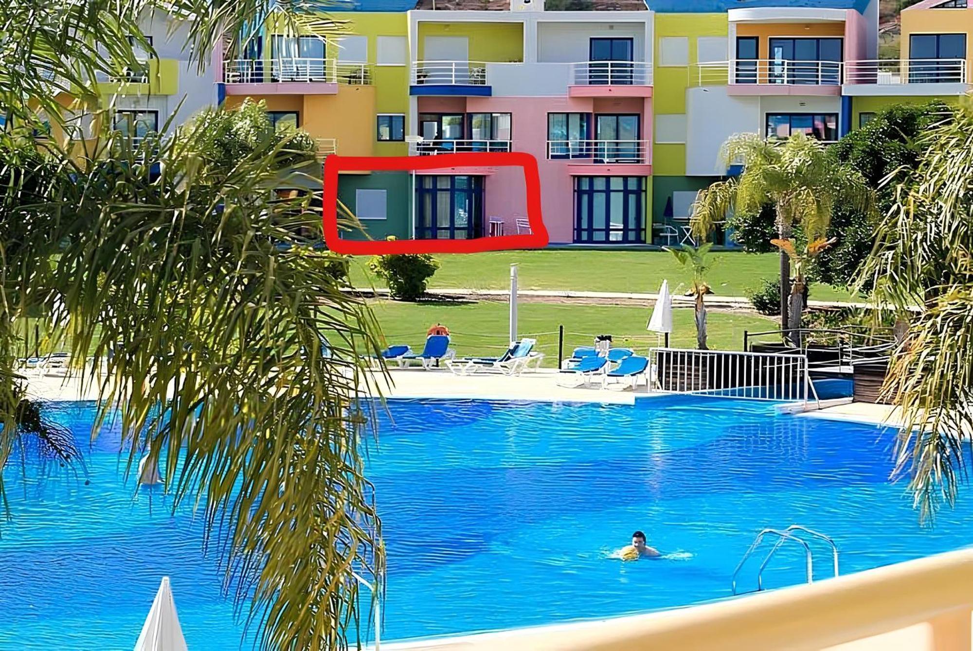 Luxury 2-bed With Huge Pool - Apartamento Albufeira