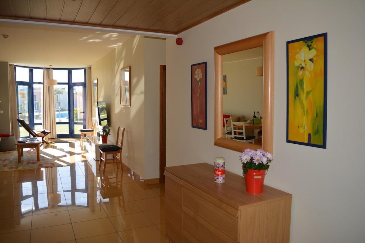 Luxury 2-bed With Huge Pool -