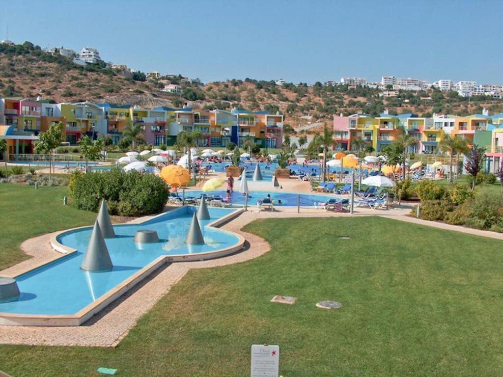 Luxury 2-bed With Huge Pool - Apartamento